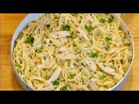 Como Hacer Fettuccine Alfredo Con Pollo y Champiñones|💚Receta Fácil de hacer y en pocos minutos!
