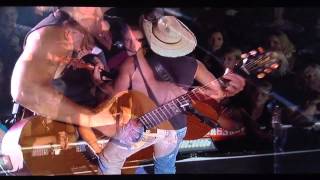 Kenny Chesney~Old Blue Chair~Live
