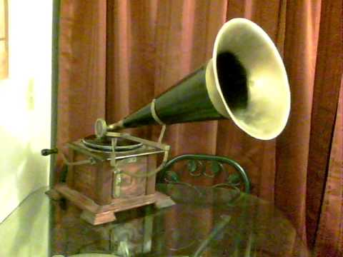 outside horn phonograph - Harry Hudson - Halfway to heaven