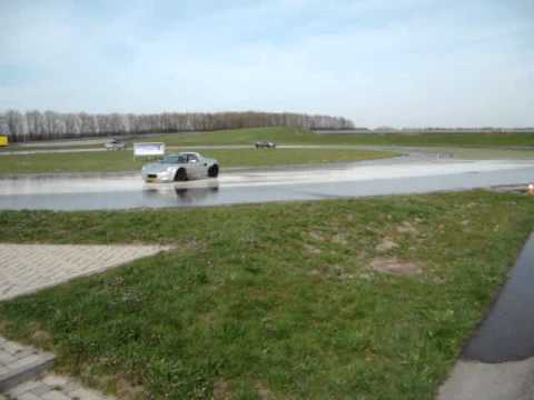 Lotus Elise perfect spin on wet track