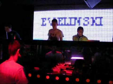 Evelinski & Svetlesse @ Club Opium, playing Inxec & Mark Chambers - O'so (Maya Jane Coles Remix)