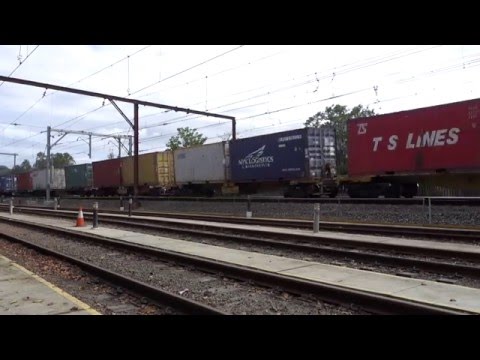 RL303 / 1435  with Qube 4112 container train - 21/3/16