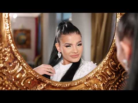 Mikela Gradinaru - Omu-n lume-i calator (NOU)