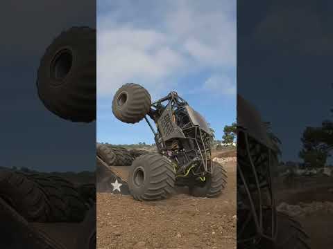 Reverse wheelie #monstertruck #4x4 #shorts #losi #rc #flip
