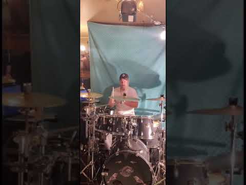 Drum cover of a FDT drum track/dreamy fusion.. played by Tommy Lentino.