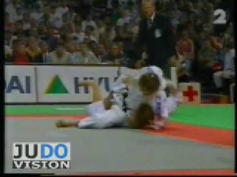 JUDO 1997 World Championships: Magali Baton (FRA) - Marisabel Lomba (BEL)