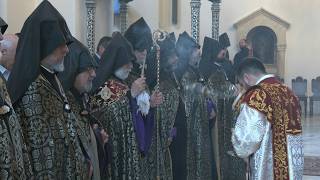 Սուրբ Էջմիածնում Աշխարհամատրան կիրակի օրը պատարագ մատուցեց Հուսիկ աբեղա Սմբատյանը