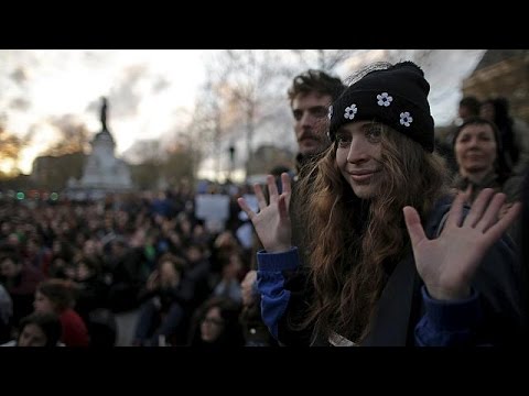 Paris'te olaylı gece: 22 gözaltı