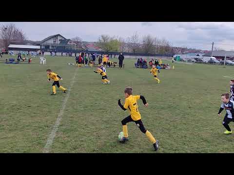 2021-04-24 Didi Junior 2013 galben - Pumas Iasi mov 11-1 (Iasi Junior's Cup,  meci 1 grupe)