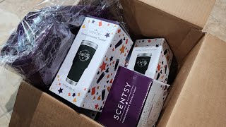 Scentsy Consultant Store unboxing, gift ideas for new consultants who sign up and hit goals!