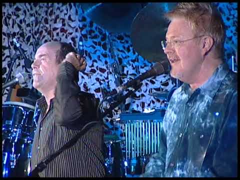 Birtles Shorrock Goble (Little River Band) - It's A Long Way There (Live at The Basement)