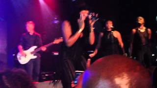 Melanie Fiona performs Cold Piece live at Highline Ballroom NYC Ro James &amp; Friends