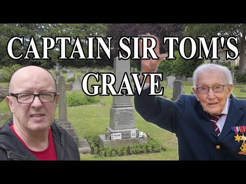 Captain Sir Thomas Moore's Grave -  Captain Tom - Famous Graves - Final Resting Places
