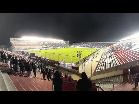 "Hinchada de Lanús: "Vamo, Vamo lo' Granates"" Barra: La Barra 14 &bull; Club: Lanús