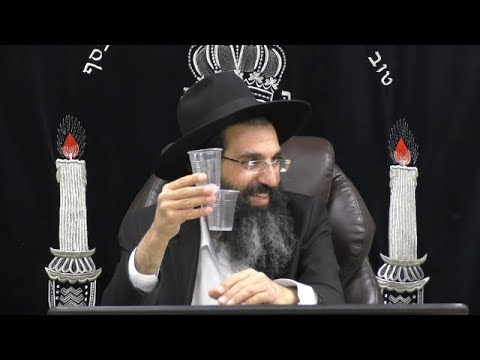הלכות שבת - לו' - נירות שבת - כלים הניתנים תחת הנר 🕯 משנה ברורה סימן רסה | חלק 450 | הרב שי עובד