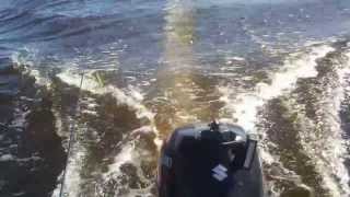 preview picture of video '2.5 HP four stroke suzuki outboard engine'
