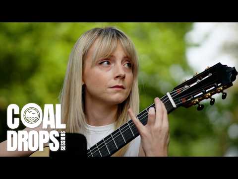 Alexandra Whittingham - La Vie en rose’ & ‘Hymne à l’amour’ | Coal Drops Sessions
