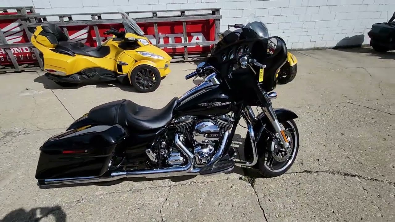 2016 Harley-Davidson® Street Glide Motorcycle