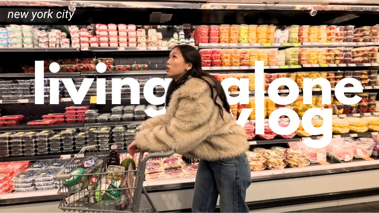 living alone vlog | 7am morning routine, 2026 vision board, nyc winter market, home cooked meals