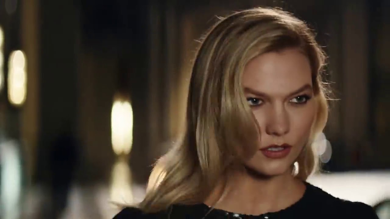 Karlie Kloss v kampani Carolina Herrera "Bad Boy"