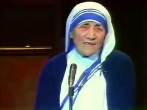 MOTHER TERESA I Peace begins with a smile.. I #motherteresa #motherteresaquotes #peace #smile