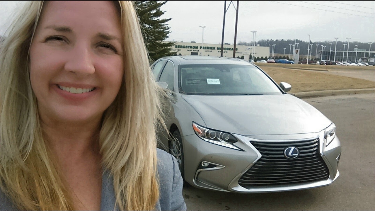 2017 Lexus ES 300h (hybrid) Luxury Package review!