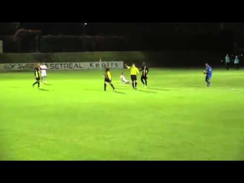 Gael Danic marks a lob from 40 meters face Martigues