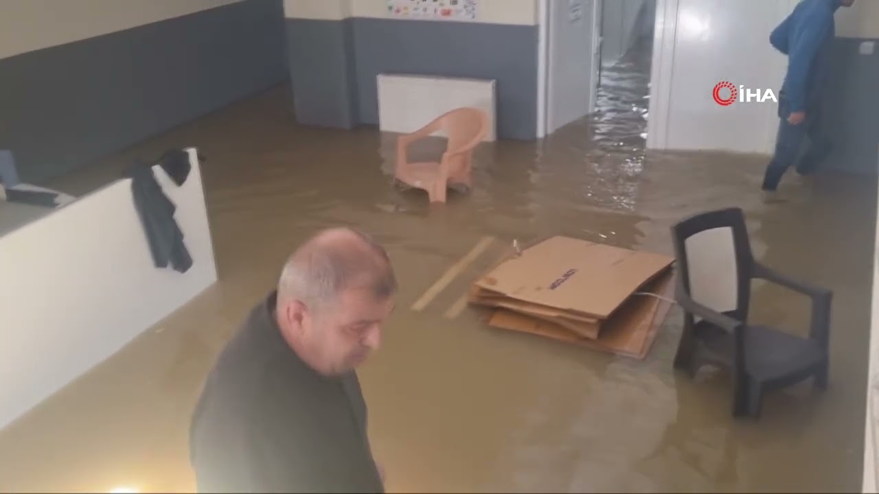 Zonguldak'ta iki işyerini su bastı