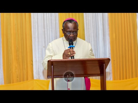 , title : 'Neno la Askofu Mkuu D. Dallu | Hafla ya Kumkabidhi Mkuu wa Majeshi Cheti cha Heshima kutoka Vatican'