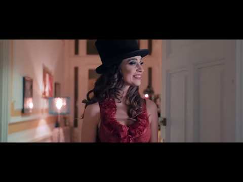 Cabaret à la carte: What's cooking?