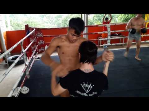 Yodwicha Advanced Clinch Session Preview - The Side Attack