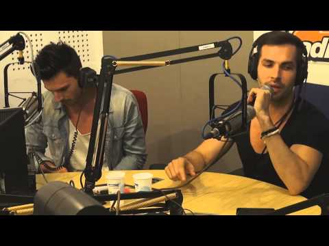 Mike Angello ft. Randi - Doar o fata (Live @Request 629)