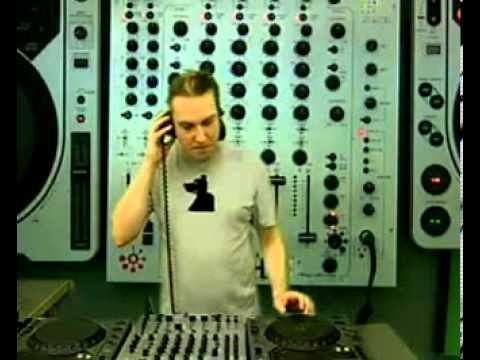 22:30:00 - Uho @ RTS.FM Moscow Studio - 18.03.2010: DJ Set