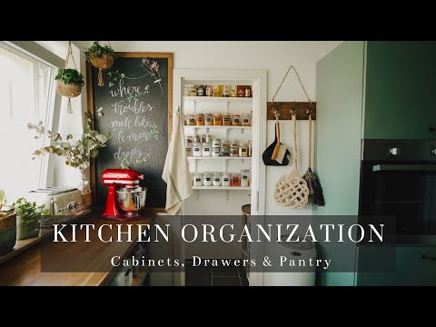 , title : '#7 Small Kitchen Organization: Cabinets, Drawers & Pantry'