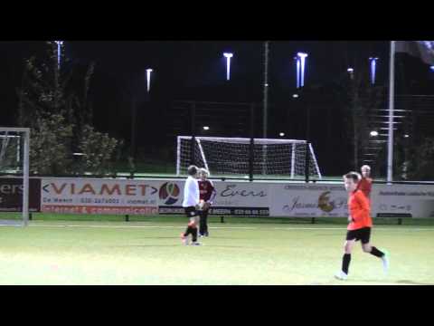 17 oktober 2012 VV De Meern E5 - VV De Meern E9 vr 5-4 Redding Jens