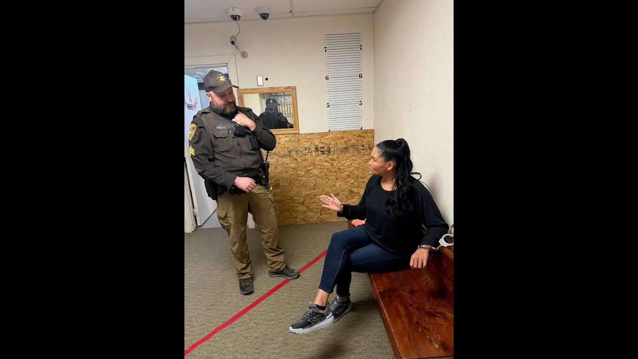 Lynette arrives into booking at the jail and doesn’t wanna give up her info