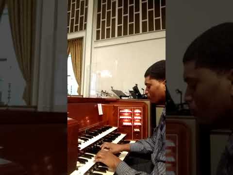 Haja Paz na terra performed w/ Wicks 1960 PipeOrgan