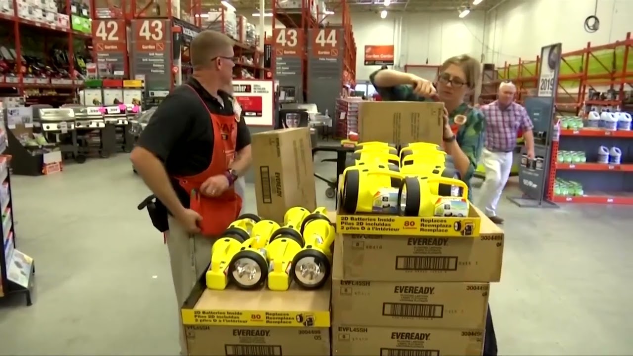 Home Depot forecasts steeper drop in annual profit, shares fall | REUTERS