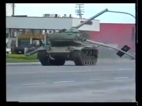 ★  Tank Chased By Police ★