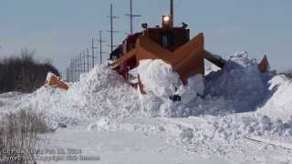 preview picture of video 'Snowplow Train Clearing Drift with Jordan Spreader in Byron, MN'