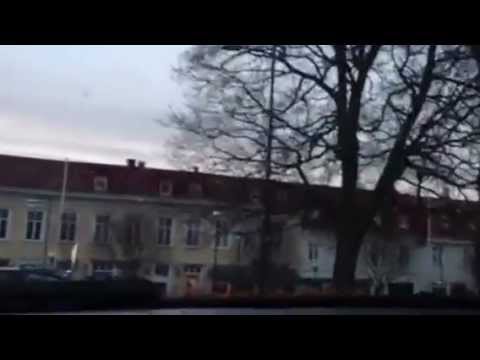 Betimi ne Xhami. Moske i Alingsås, Ilahi