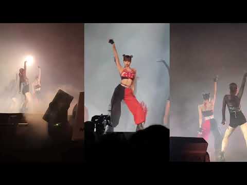 Lisa Blackpink dancing new swalla in Bangkok 190713 Day2