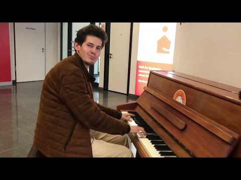 Funky Piano Improvisation at Banking Terminal in Dortmund – Thomas Krüger Video