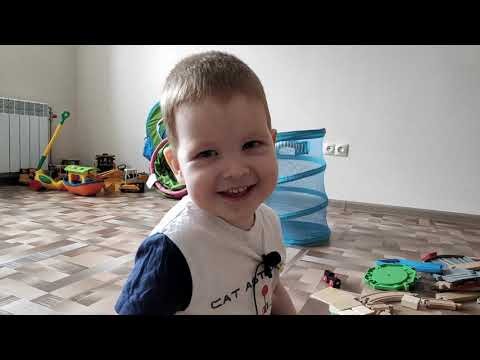Играем в деревянную железную дорогу от Ikea