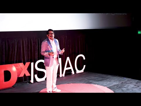 El paradigma de vivir del arte | Xavier Calderón | TEDxISMAC