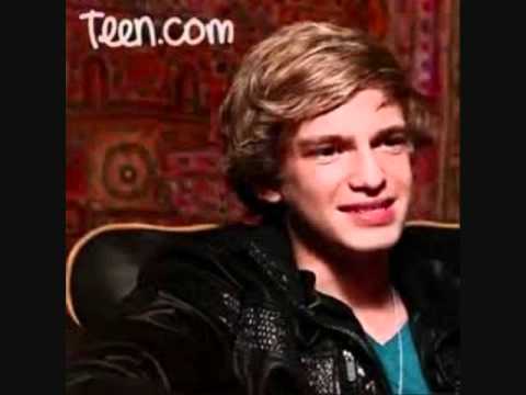 Cody Simpson Iyiyi Ft. Flo Rida