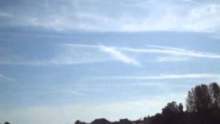 preview picture of video 'Chinon - Chemtrails 19 octobre 2014'
