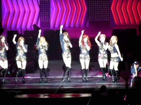 120520 SMTOWN LA- SNSD- RUN DEVIL RUN