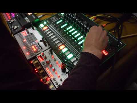 Korg Volca Bass dawless psytrance Jam at 152bpm with Psychosis aka Duat