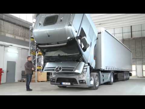 Der neue MB Actros MP4 (14/23) : Fahrerhaus kippen   -   Video ..........Oeni